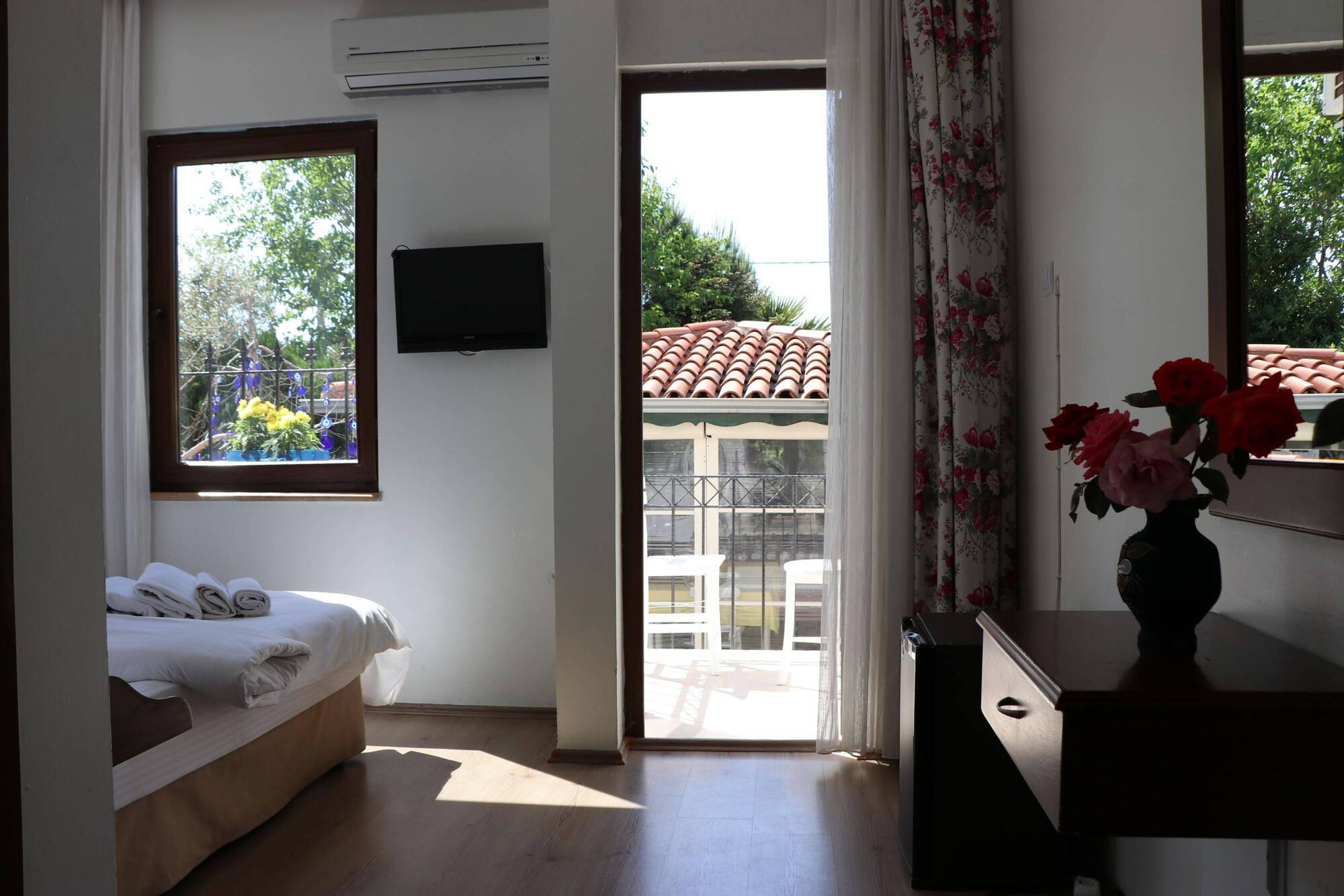 Cunda Nesos Pansiyon ไอวาลิค ภายนอก รูปภาพ